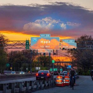 女人张开腿插插
